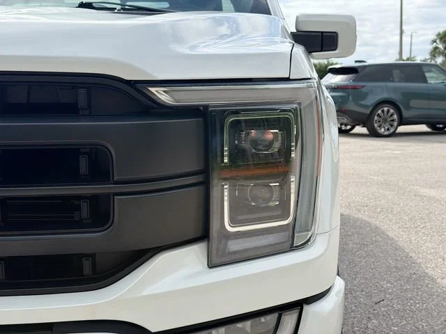 Used 2023 White Metallic Ford LARIAT image 9