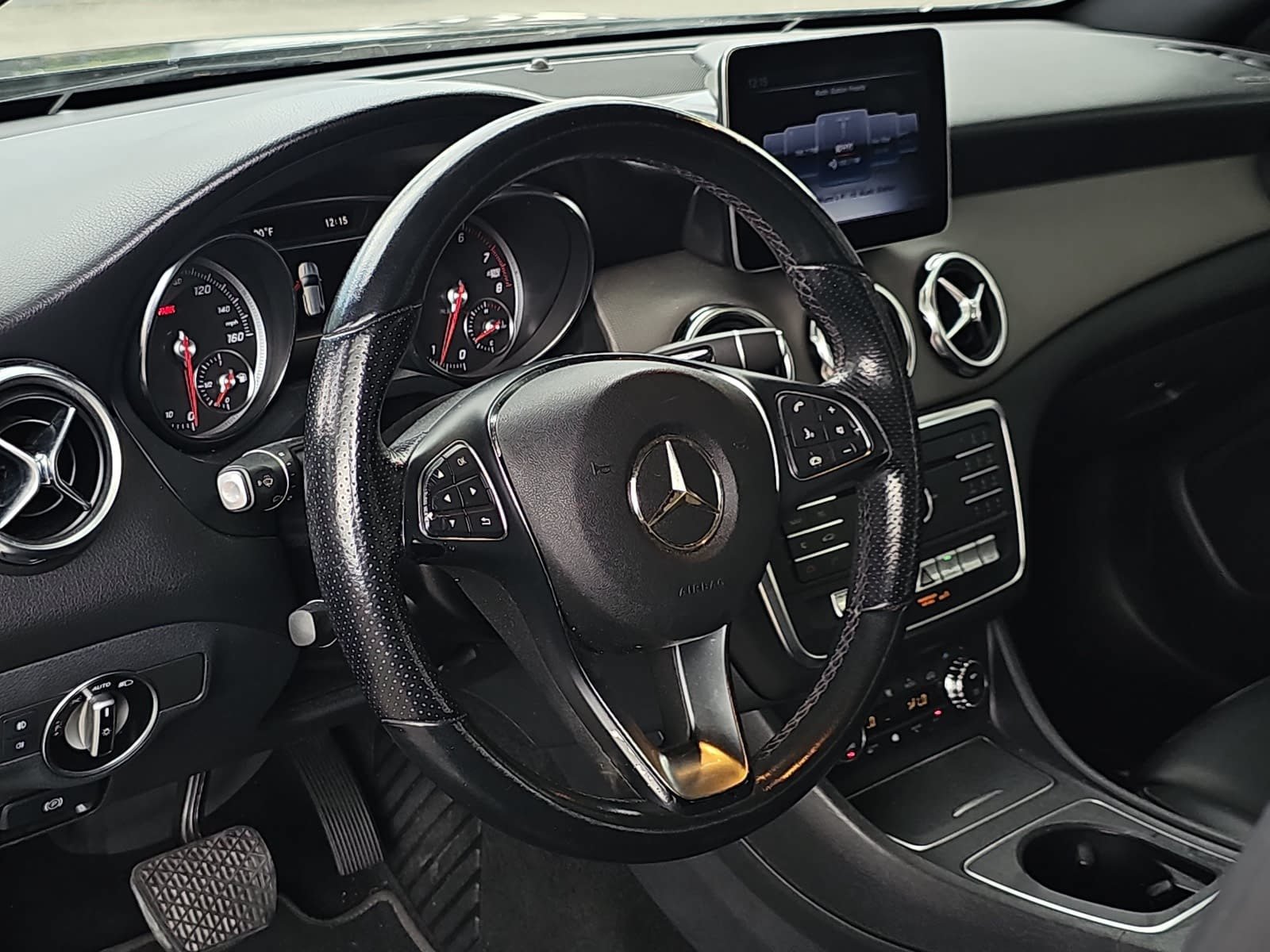 Used 2019 White Mercedes-Benz GLA 250 image 15