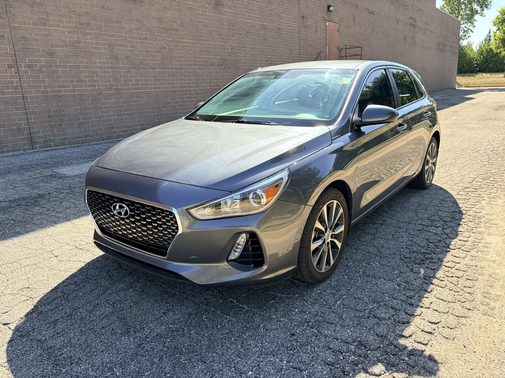 Used 2018 Summit Gray Hyundai Base image 1