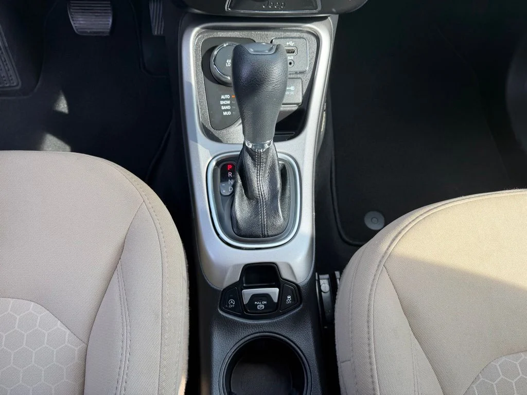 Certified Used 2018 Green Jeep Sport image 19
