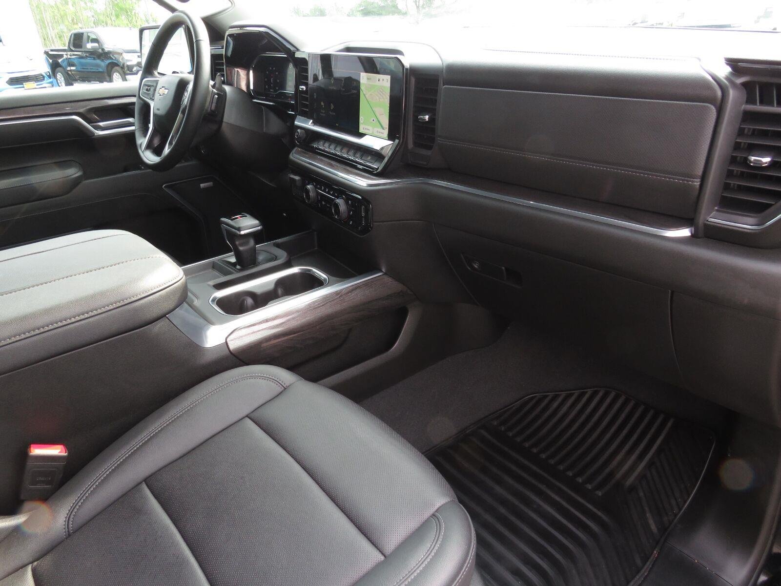 Used 2025 Black Chevrolet LTZ image 22