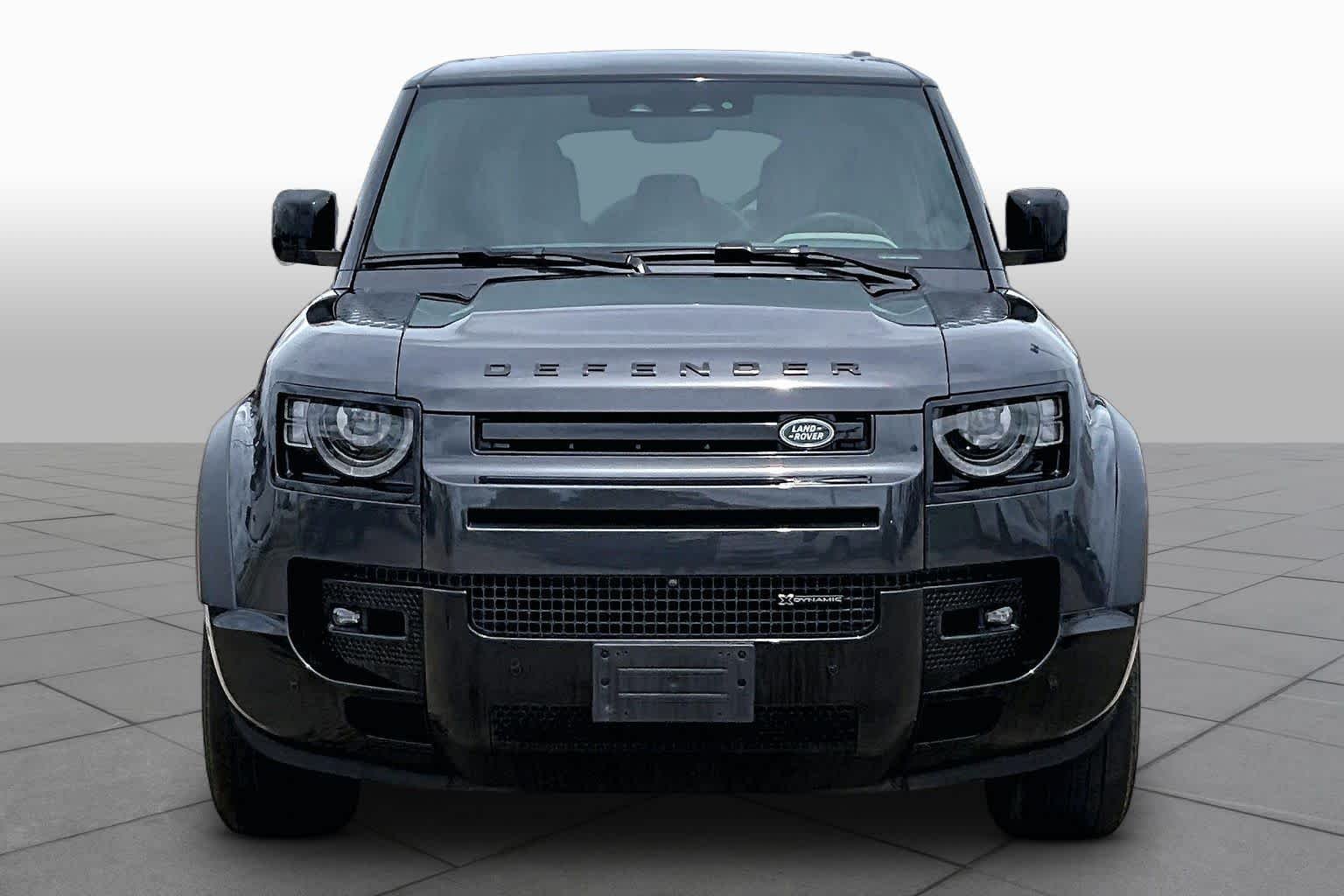 Used 2023 Eiger Grey Metallic Land Rover X-Dynamic SE image 4
