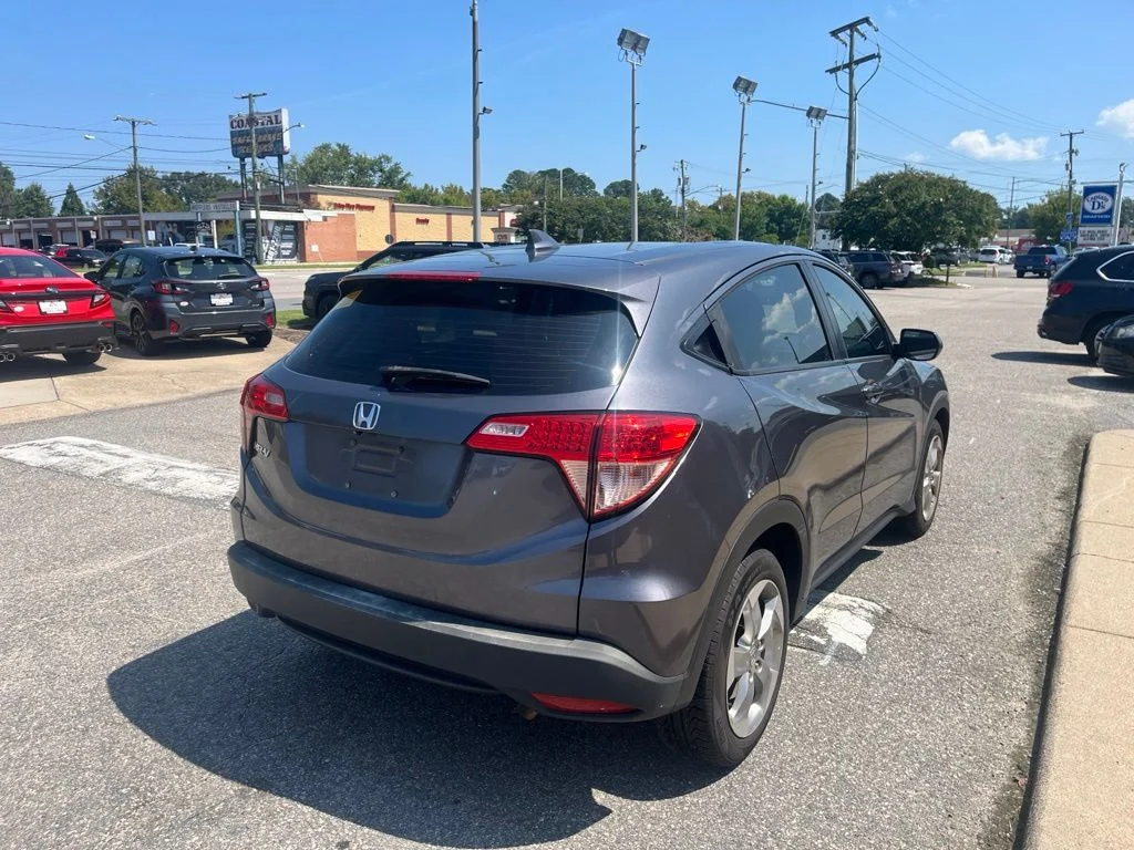 Used 2017 Gray Honda LX image 4