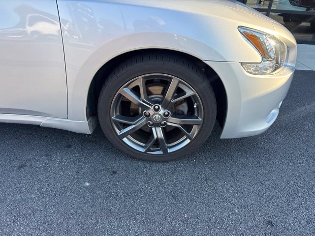 Used 2014 Silver Nissan 3.5 SV image 11