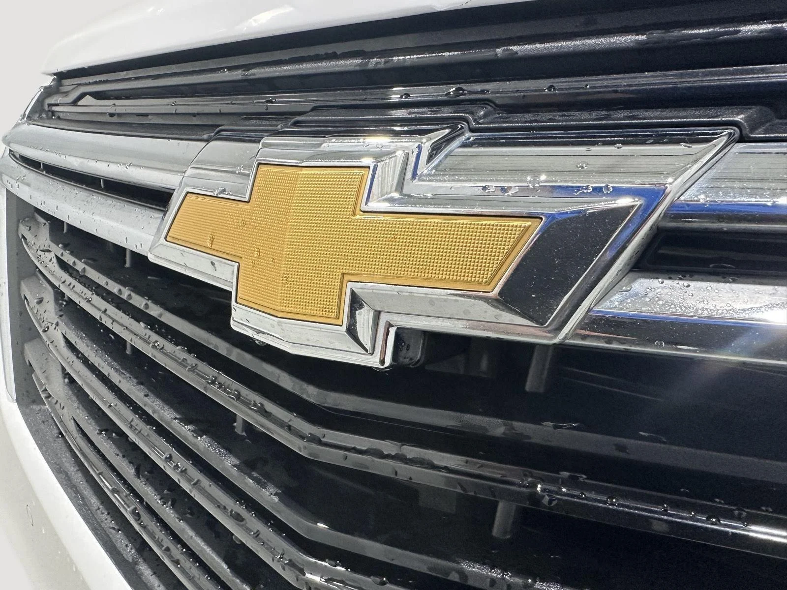 Used 2024 Summit White Chevrolet LT image 28