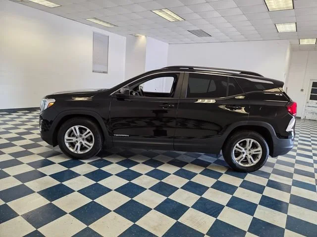 Used 2021 EBONY TWILIGHT METALLIC GMC SLE image 4