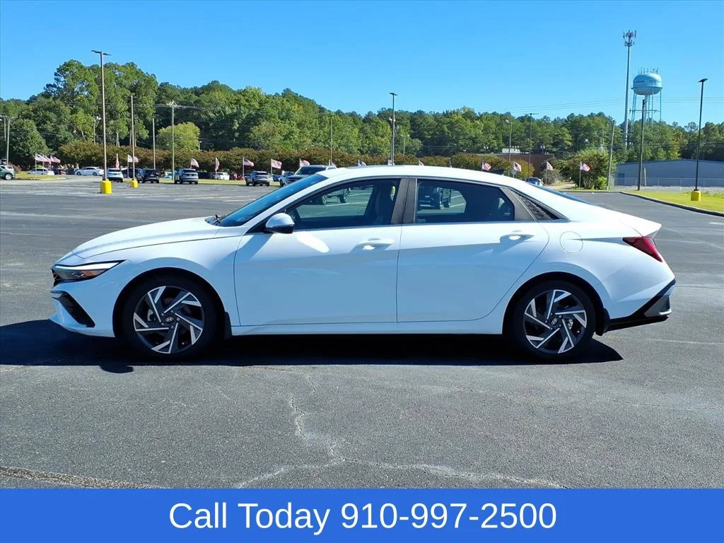 Used 2024 White Hyundai Limited image 2