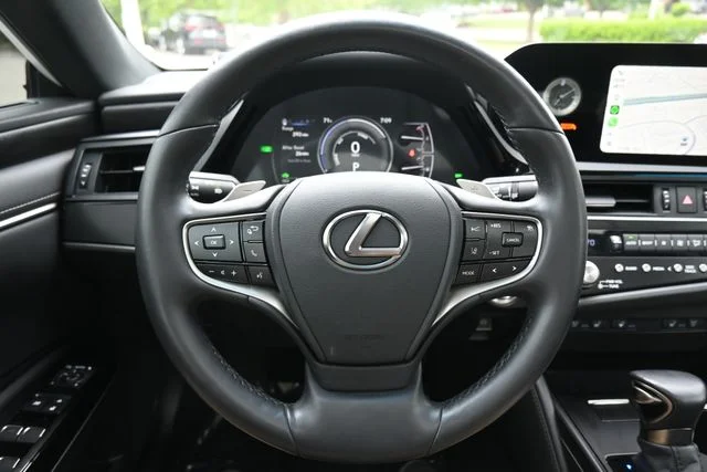 2024 Lexus ES Hybrid 300h - Photo 24