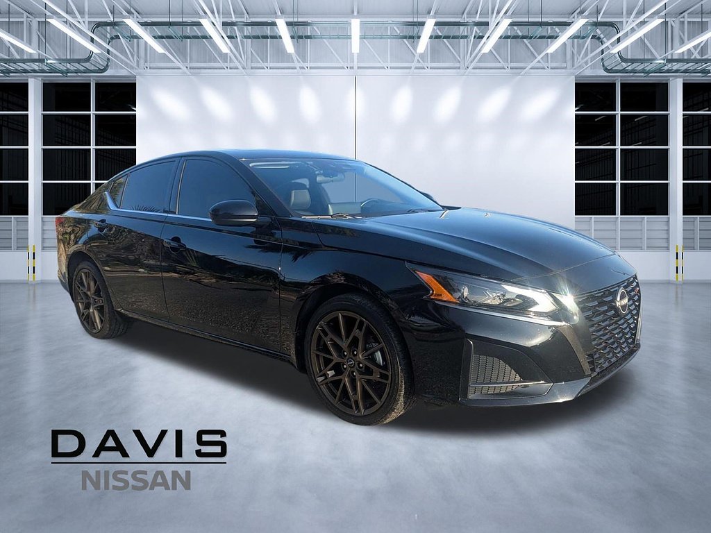 2025 Nissan Altima SR - Photo 1