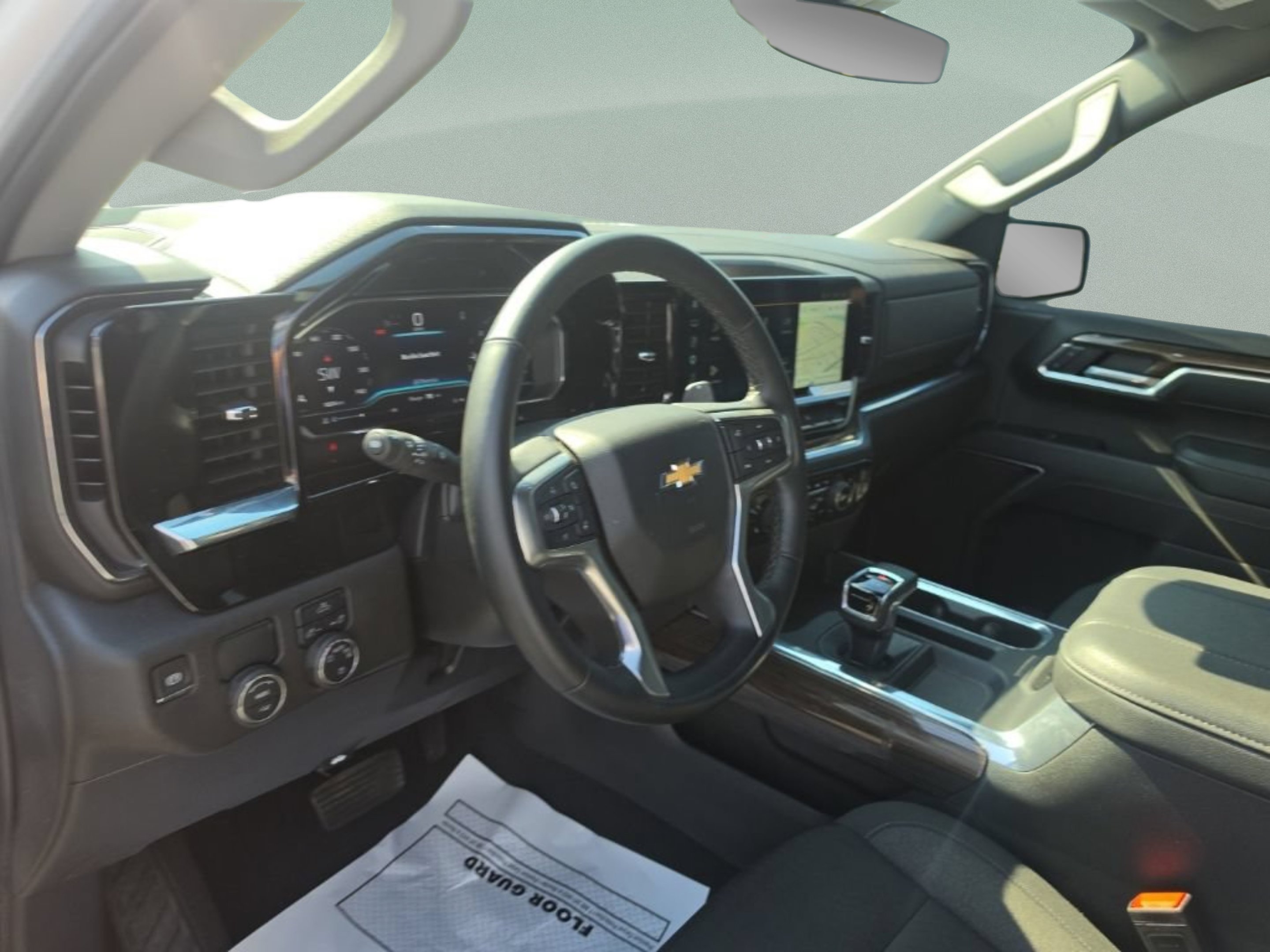 Used 2025 Summit White Chevrolet LT image 13