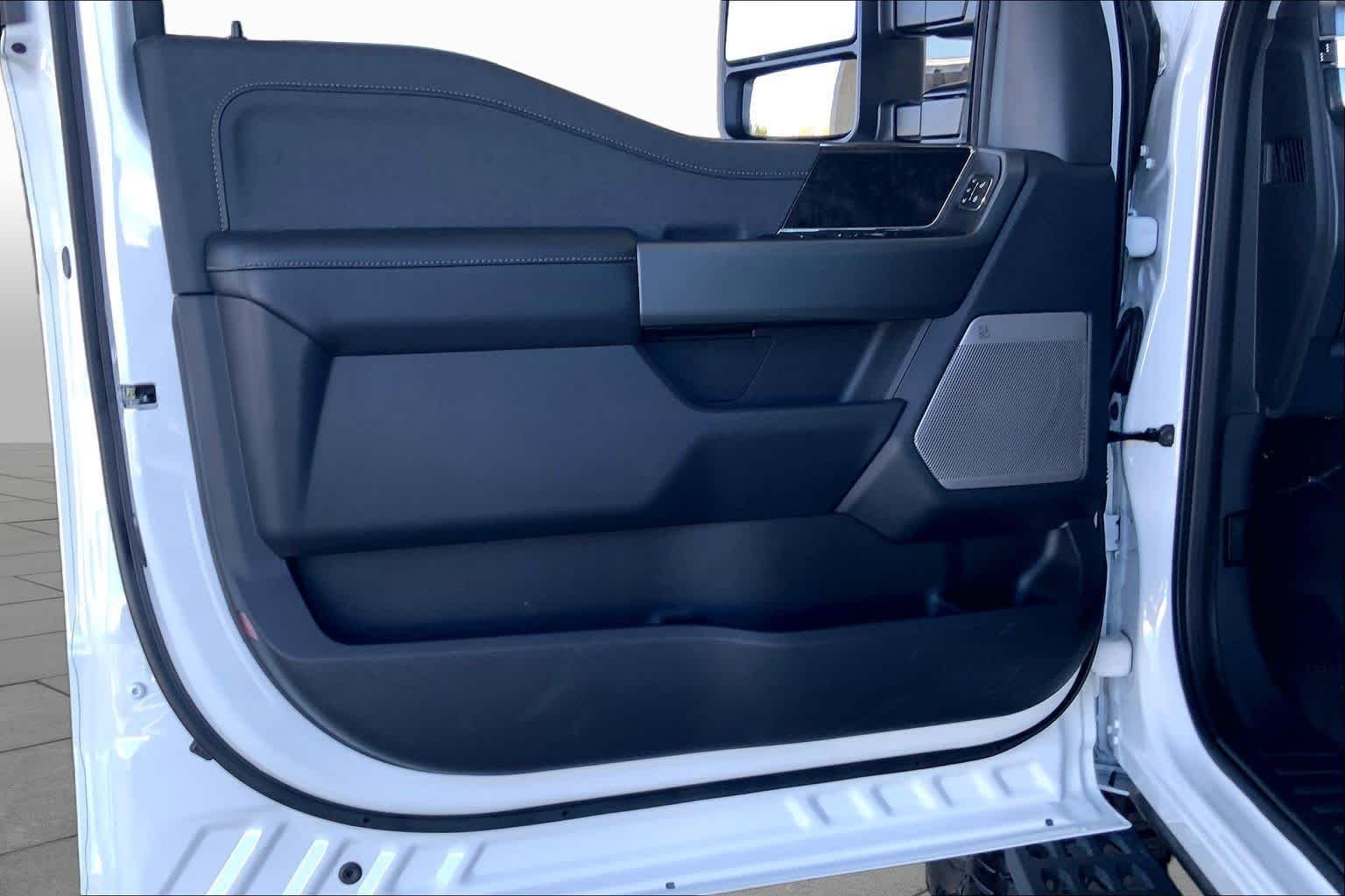 Used 2026 Oxford White Ford LARIAT image 21