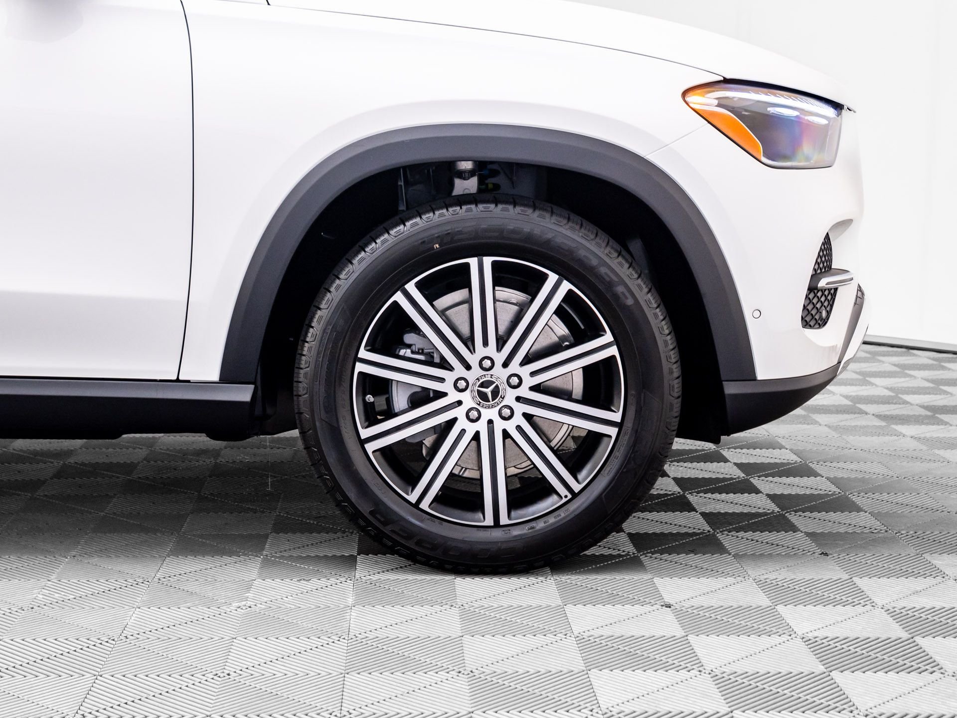 New 2026 Polar White Mercedes-Benz GLE 350 image 32