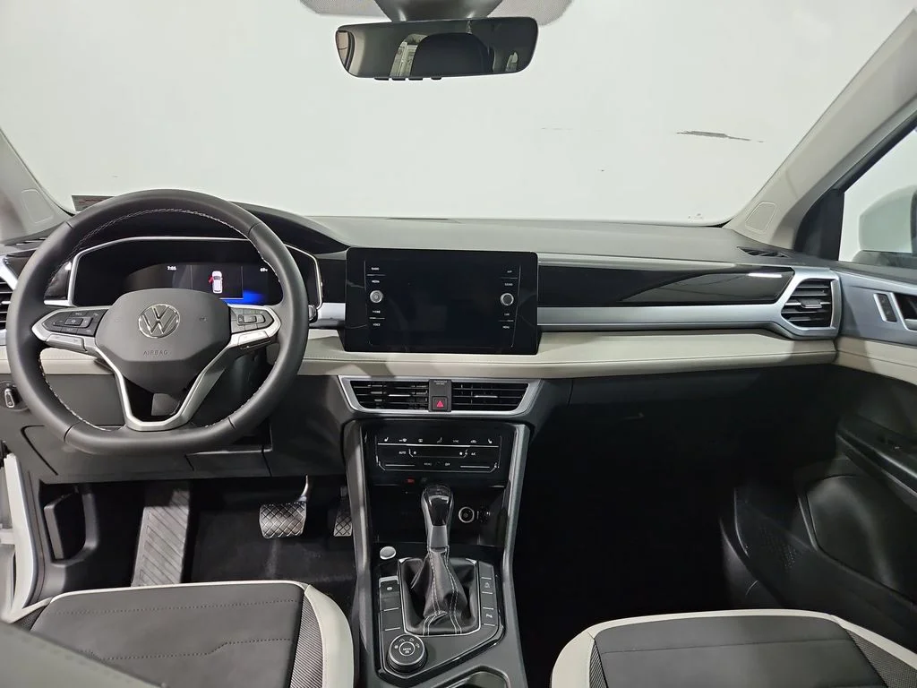 2026 Volkswagen Taos SE - Photo 12