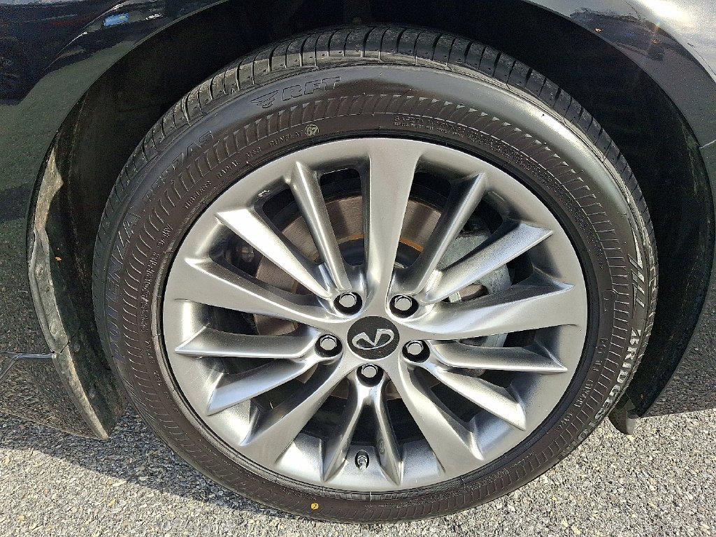 Used 2023 Black INFINITI LUXE image 9