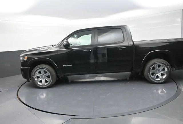 New 2026 Diamond Black Crystal Pearl-Coat Exterior Paint RAM Big Horn/Lone Star image 7
