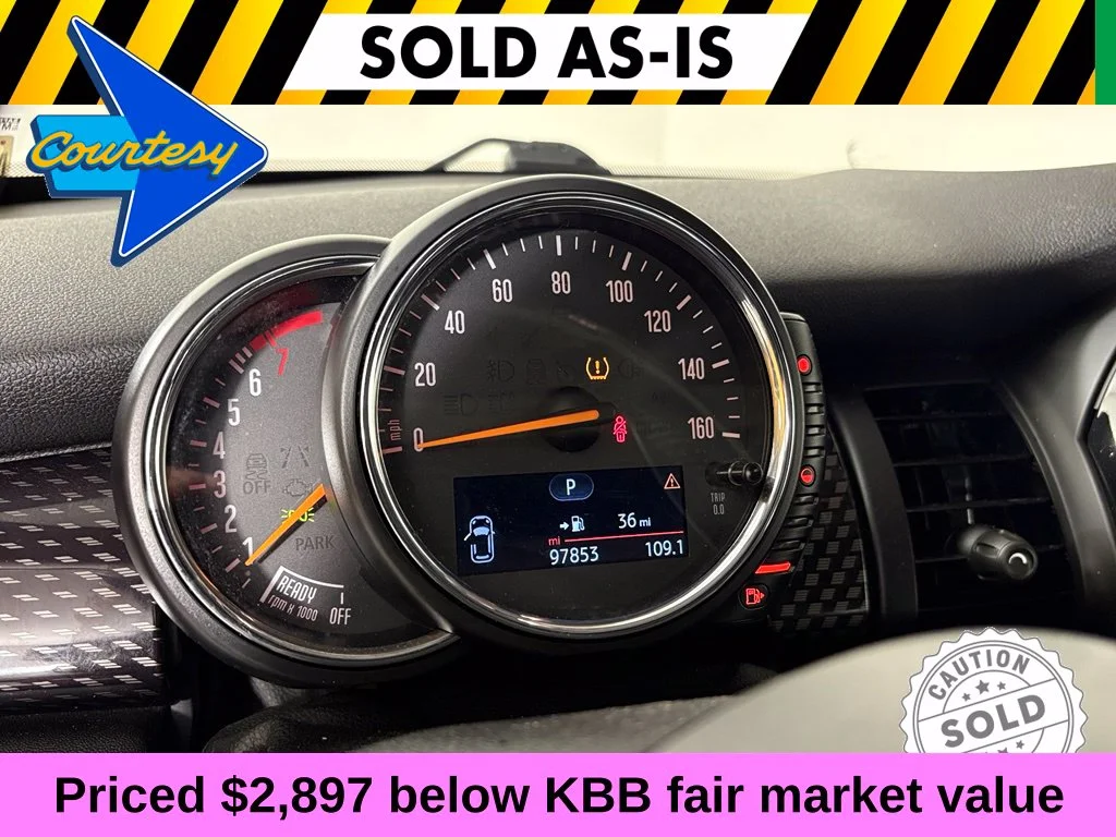 Used 2015 Red MINI Base image 21