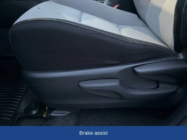 Used 2018 Silver Toyota XLE image 22