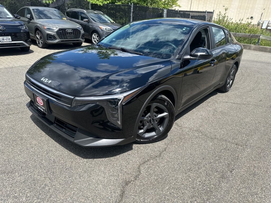 2025 Kia K4 LXS AT's photo