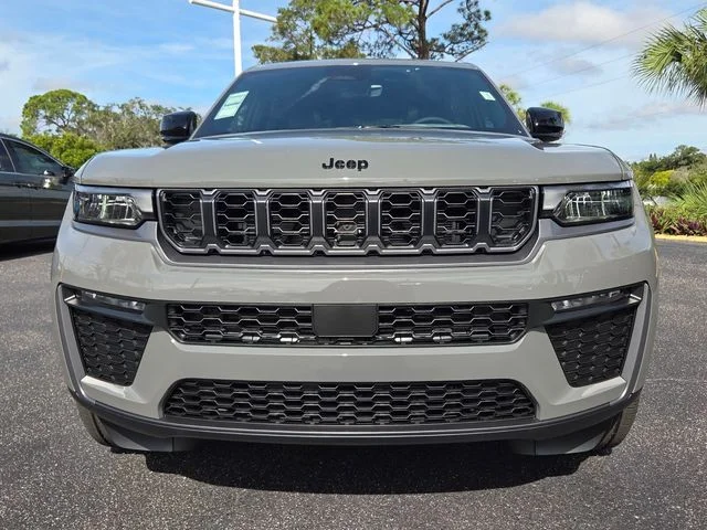 New 2027 Sting-Gray Clearcoat Jeep Limited image 4