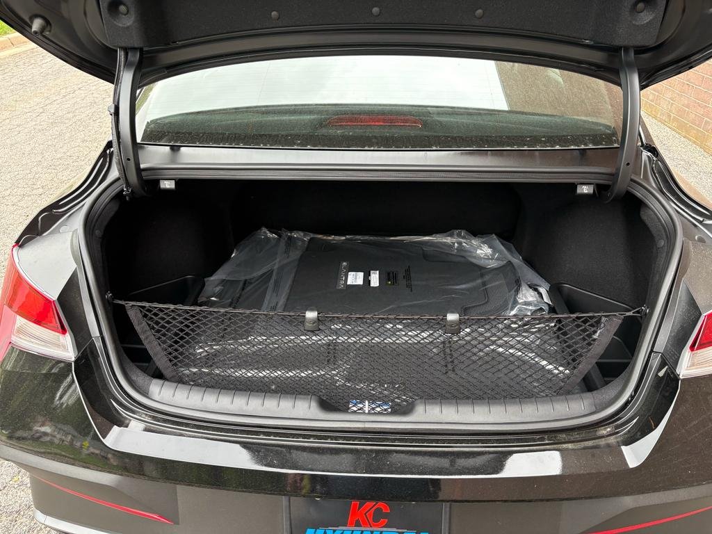 New 2026 Abyss Black Hyundai SEL Sport image 18