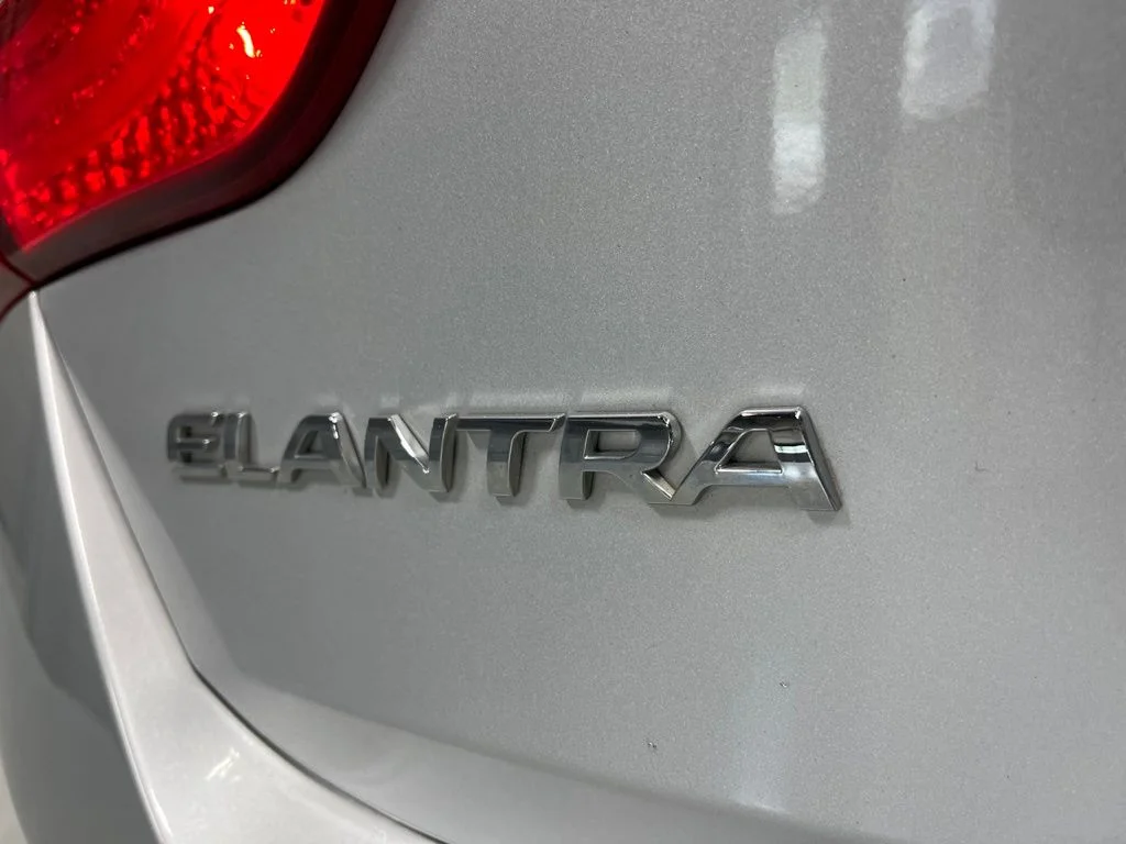 Used 2016 Silver Hyundai Base image 29