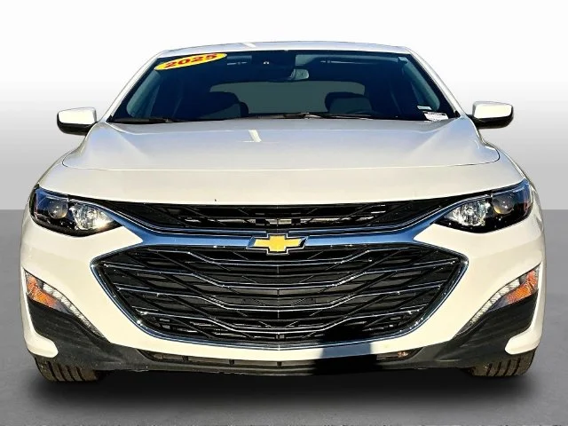 Used 2025 White Chevrolet LT image 2