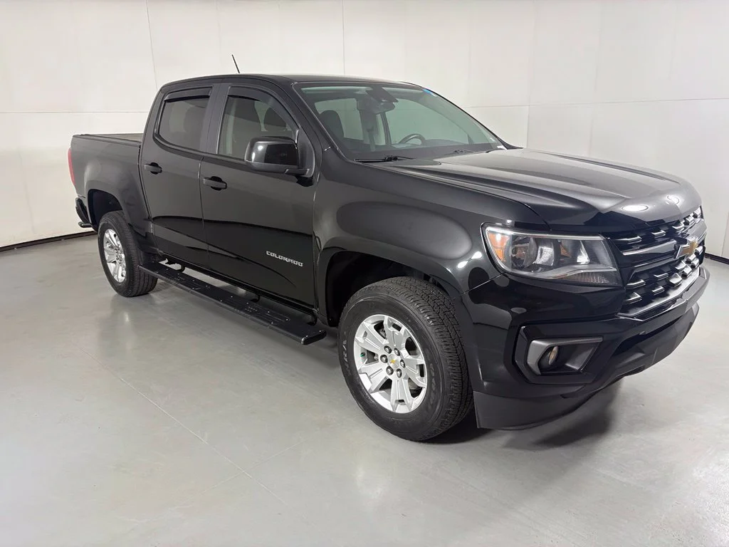 Used 2022 BLACK Chevrolet 2WD LT image 2
