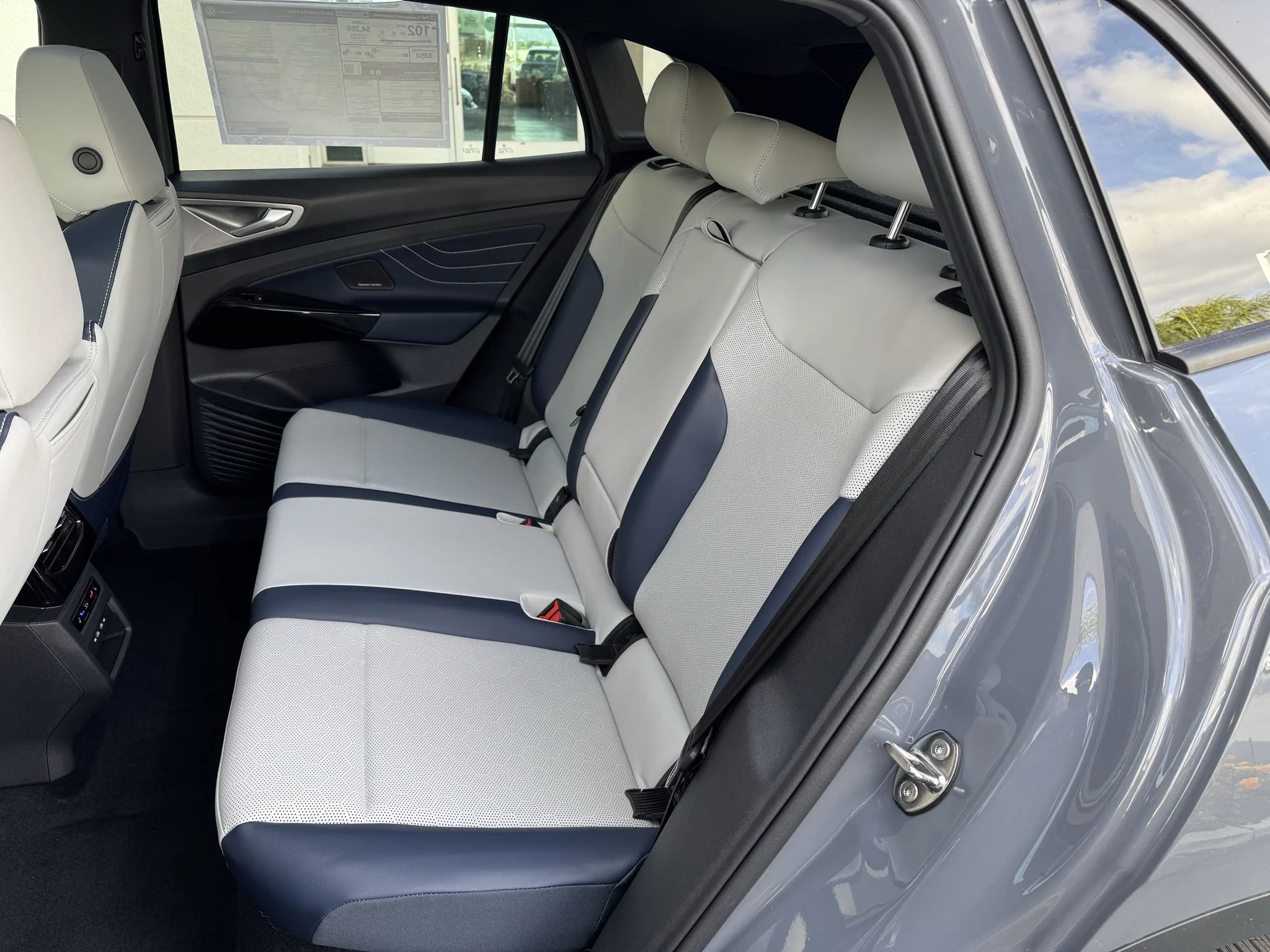 New 2026 Pure Gray w/Black Roof Volkswagen Pro S Plus image 31