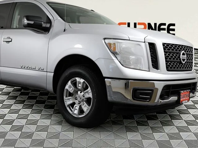 Used 2019 Silver Nissan SV image 4