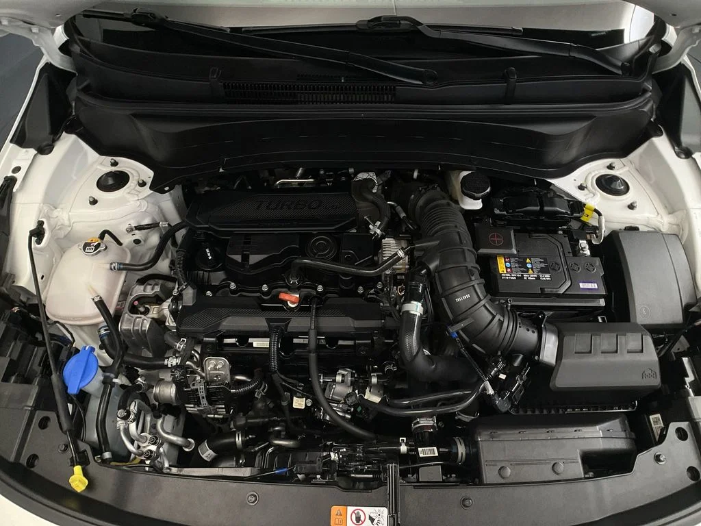 Used 2024 Snow White Pearl Kia SX image 32