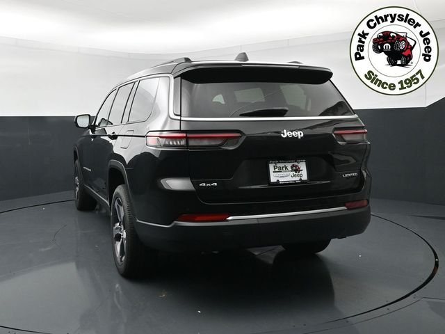 New 2026 Diamond Black Crystal Pearl-Coat Exterior Paint Jeep Limited image 4