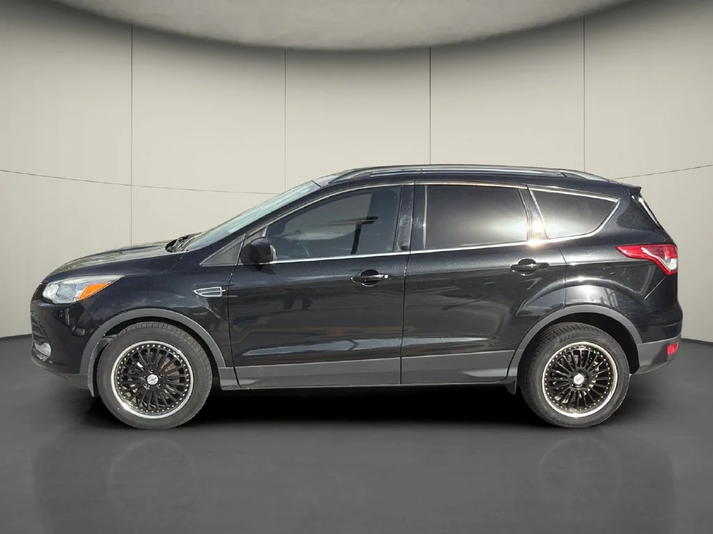 Used 2014 Black Ford SE image 3