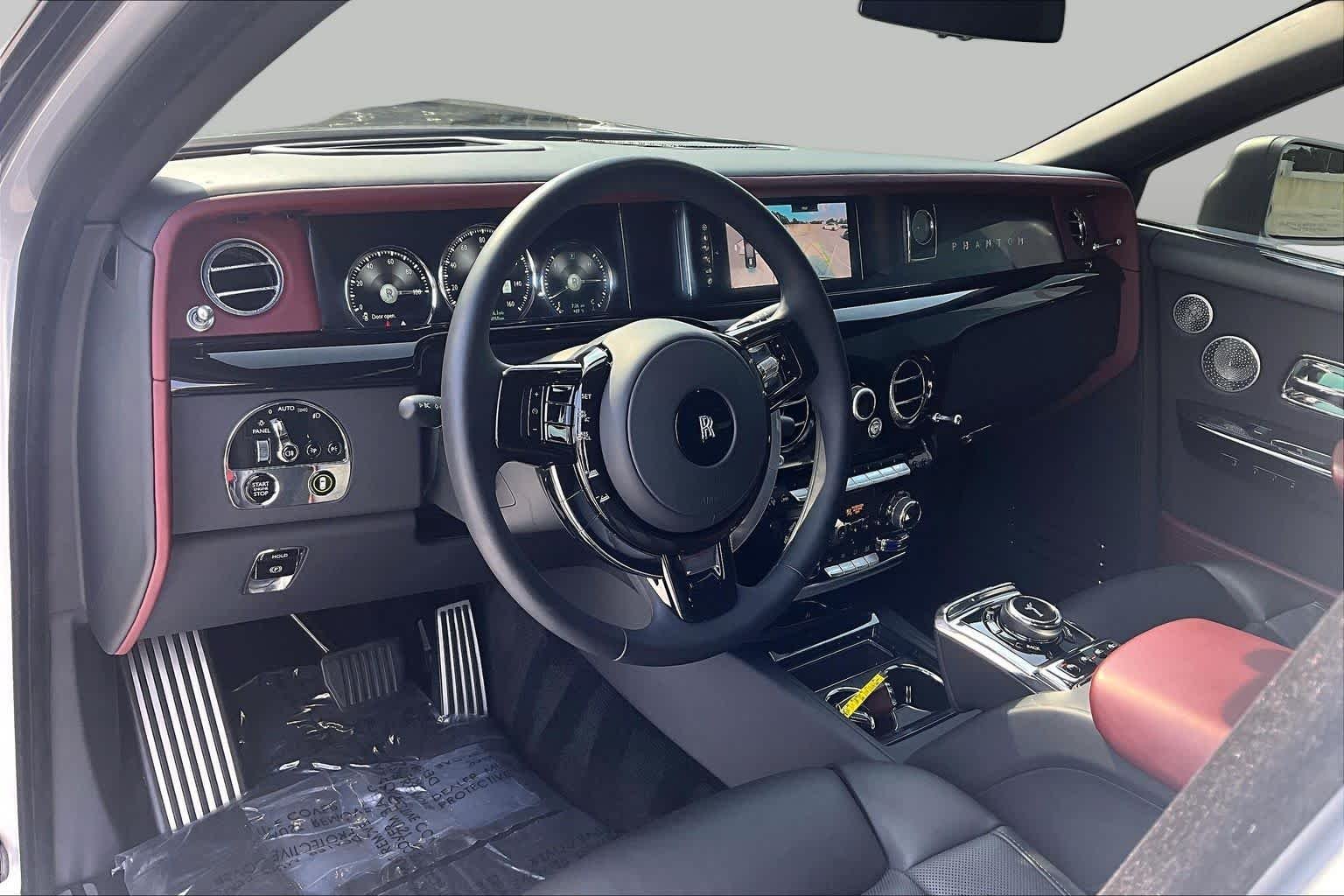 Used 2024 Jubilee Silver Rolls-Royce  image 18