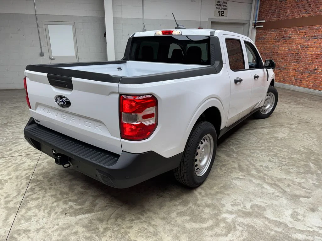 New 2026 Oxford White Ford XL image 4