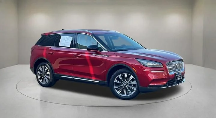 Certified Used 2022 Red Carpet Metallic Tinted Clearcoat Lincoln Reserve image 1