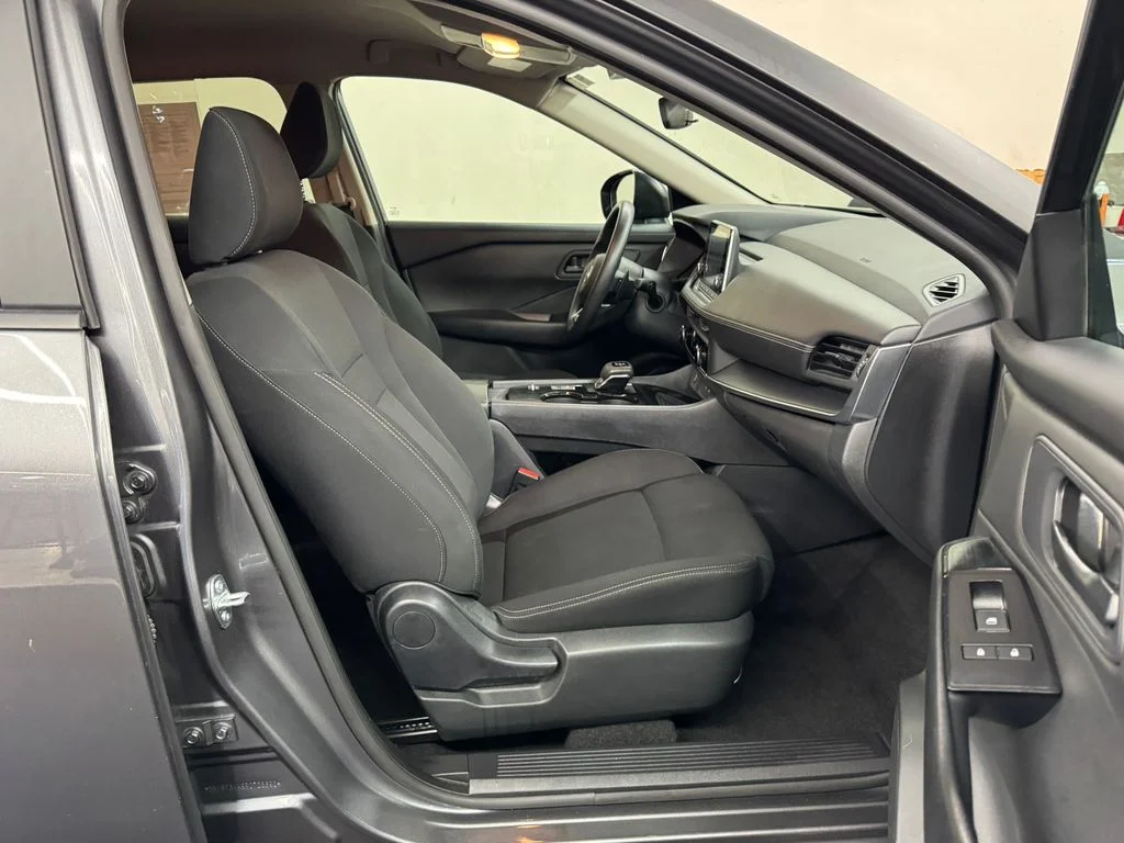 Used 2024 Gray Nissan S image 29