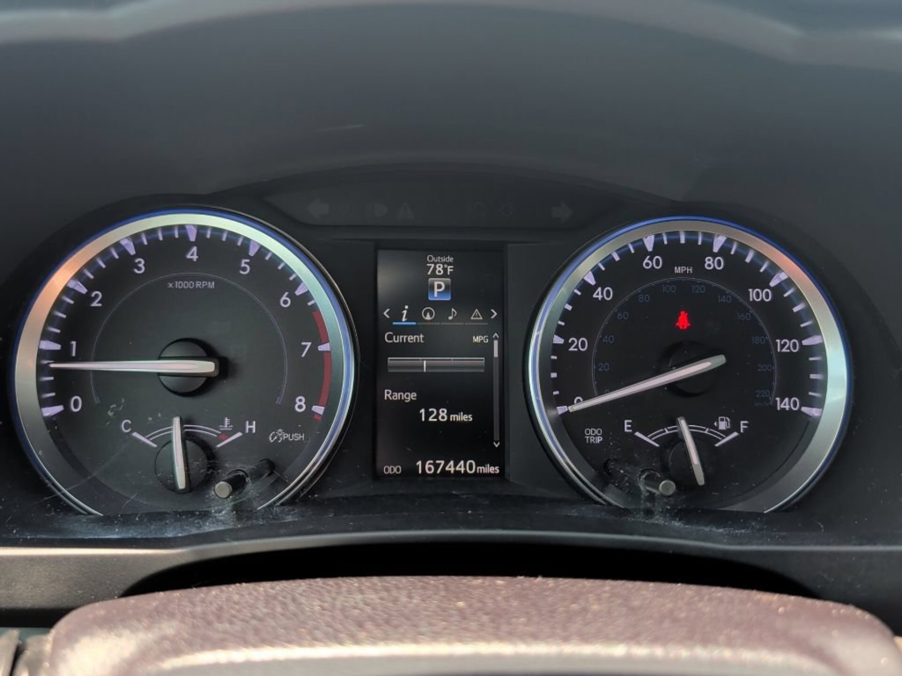 Used 2016 Predawn Gray Mica Toyota XLE image 19