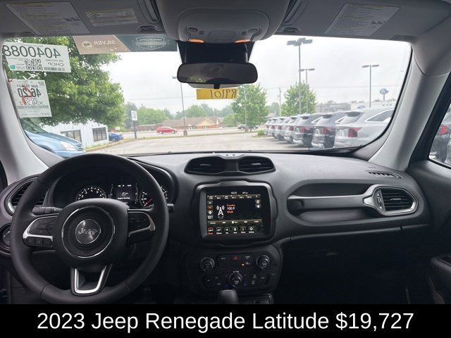 Used 2023 Graphite Gray Jeep Latitude image 26