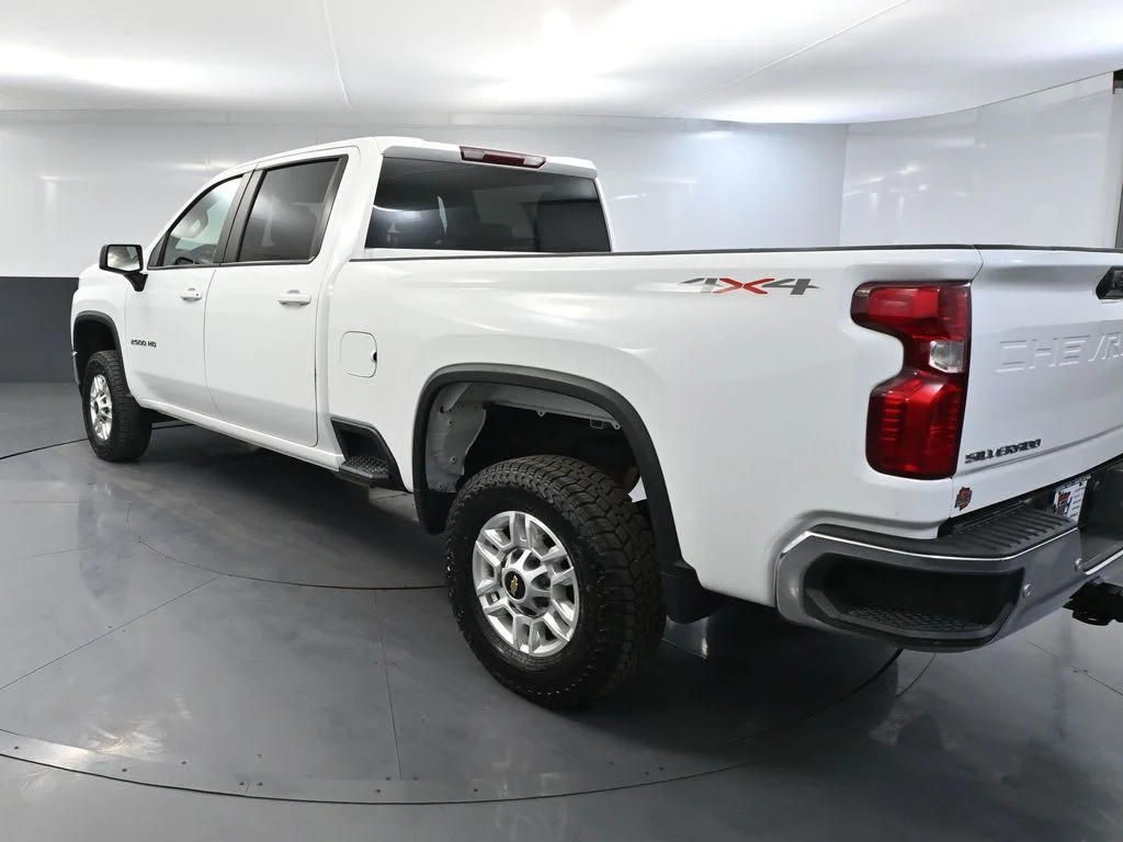 Used 2022 White Chevrolet LT image 6