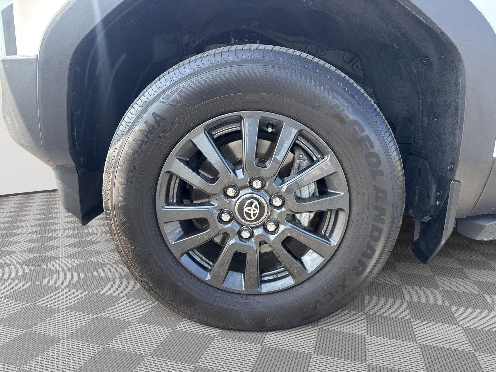 Used 2025 Ice Cap Toyota 1958 image 9