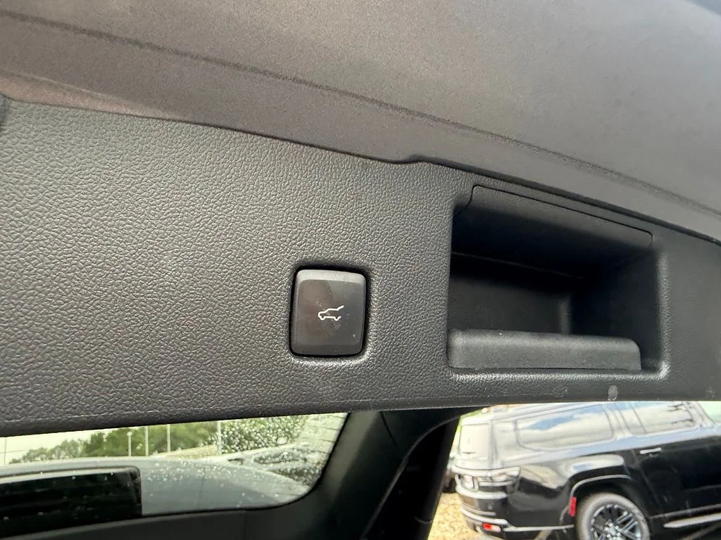 Used 2022 Gray Ford SE image 43