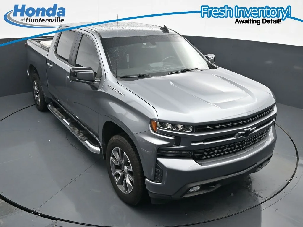 Used 2020 Steel Metallic Chevrolet RST image 18