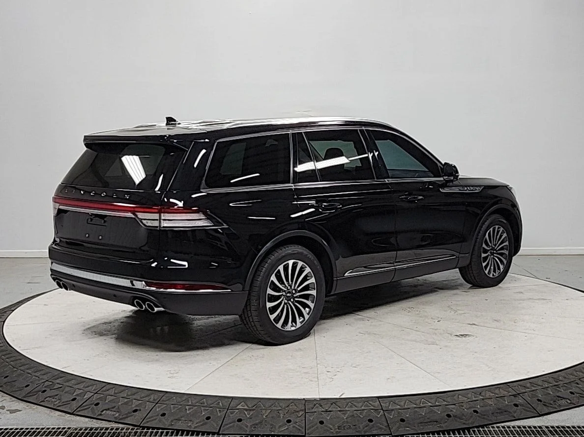 Used 2023 Black Metallic Lincoln Reserve image 7