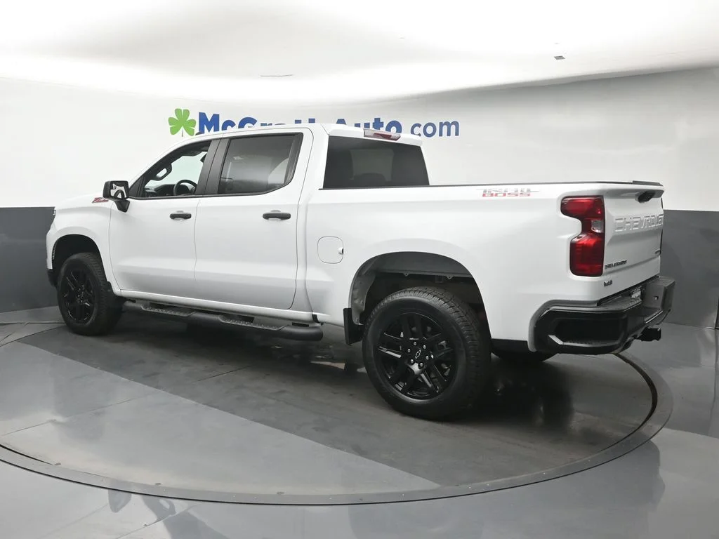 Used 2024 White Chevrolet Custom Trail Boss image 25