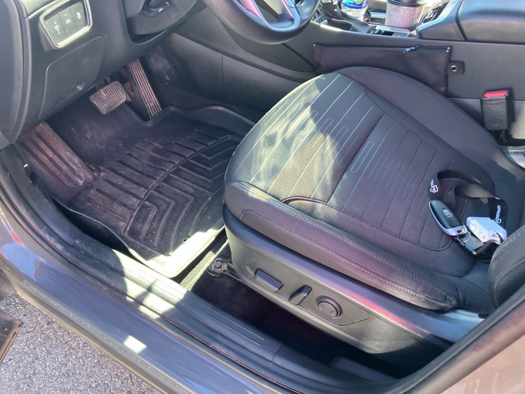Used 2024 Gray Hyundai SEL image 7