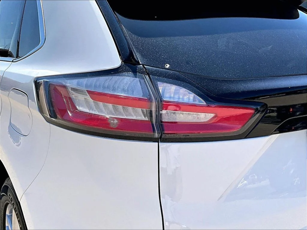 Used 2023 White Ford SEL image 27