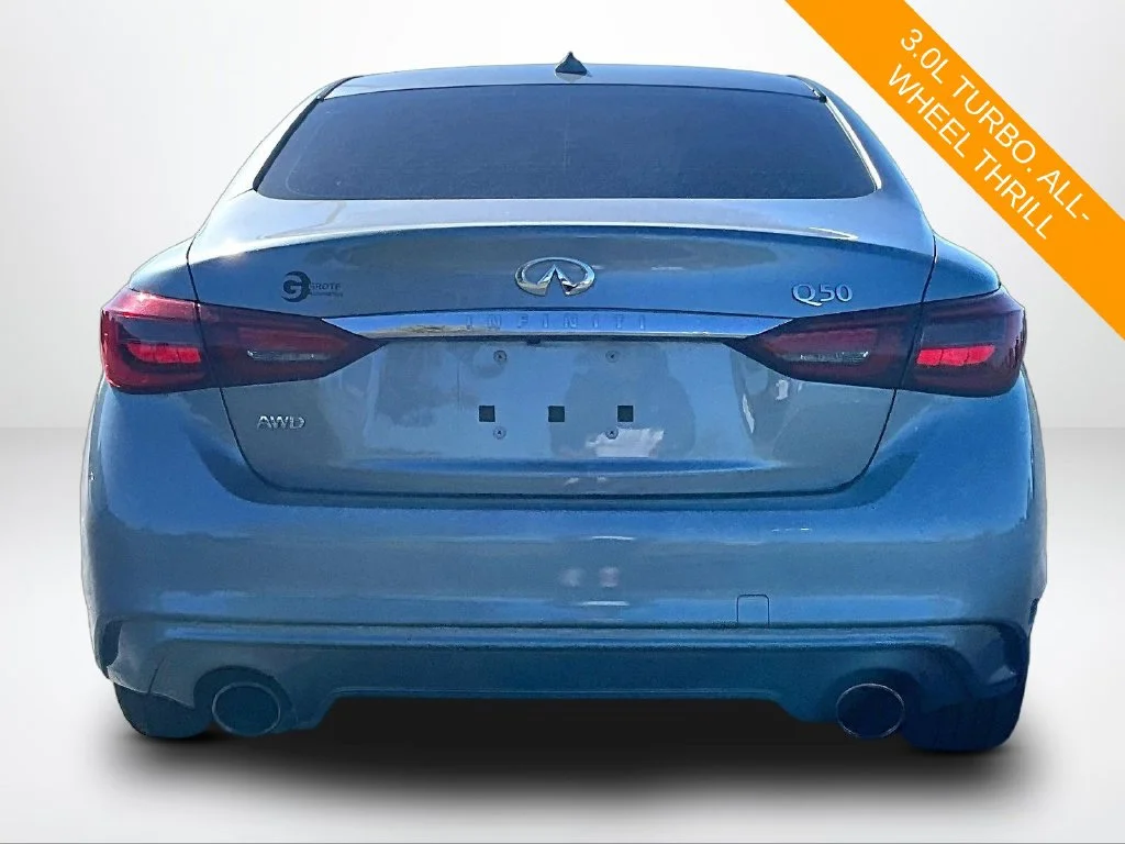 Used 2018 Blue INFINITI 3.0t LUXE image 4