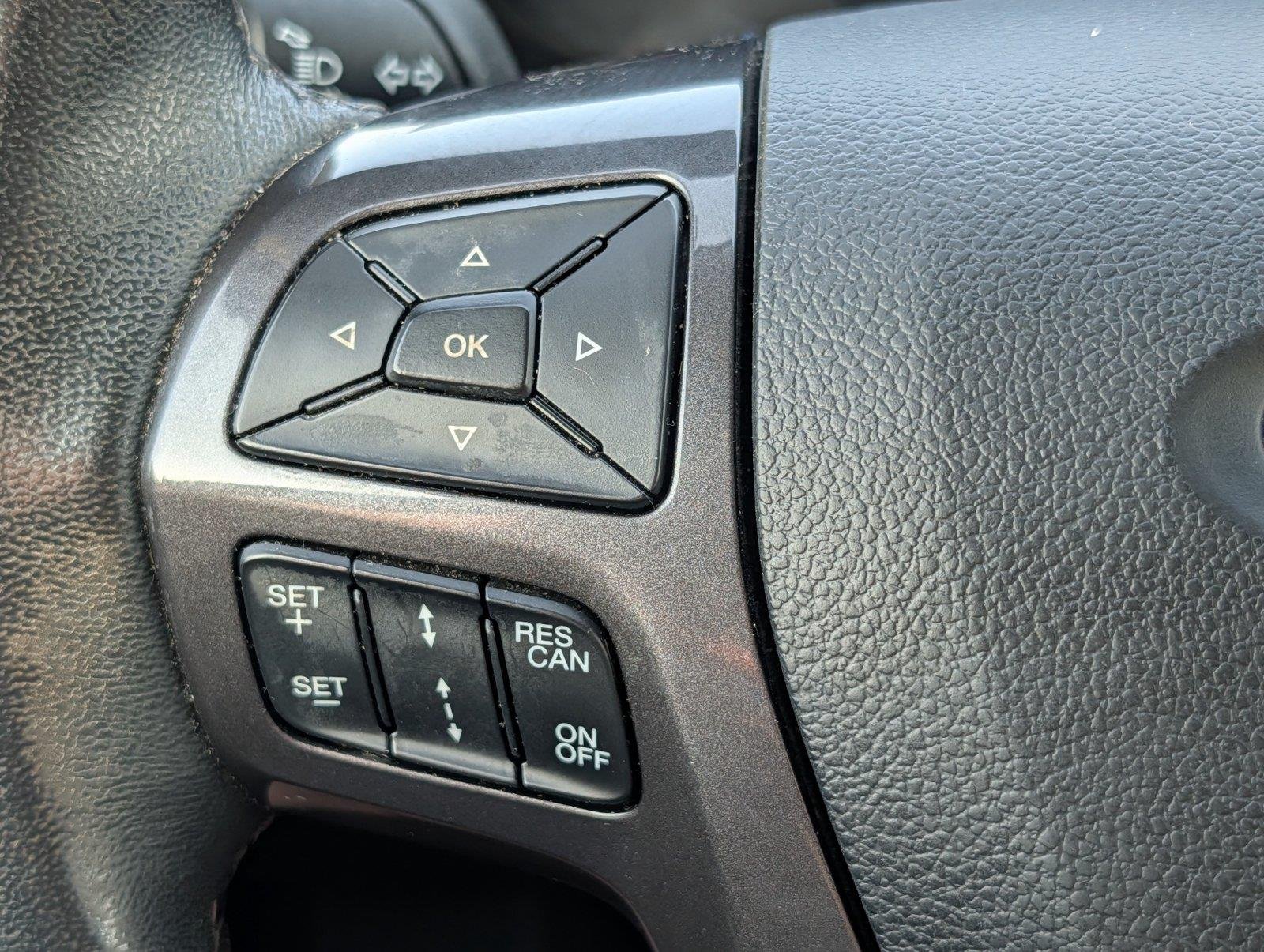 Used 2022 Cactus Gray Ford LARIAT image 25