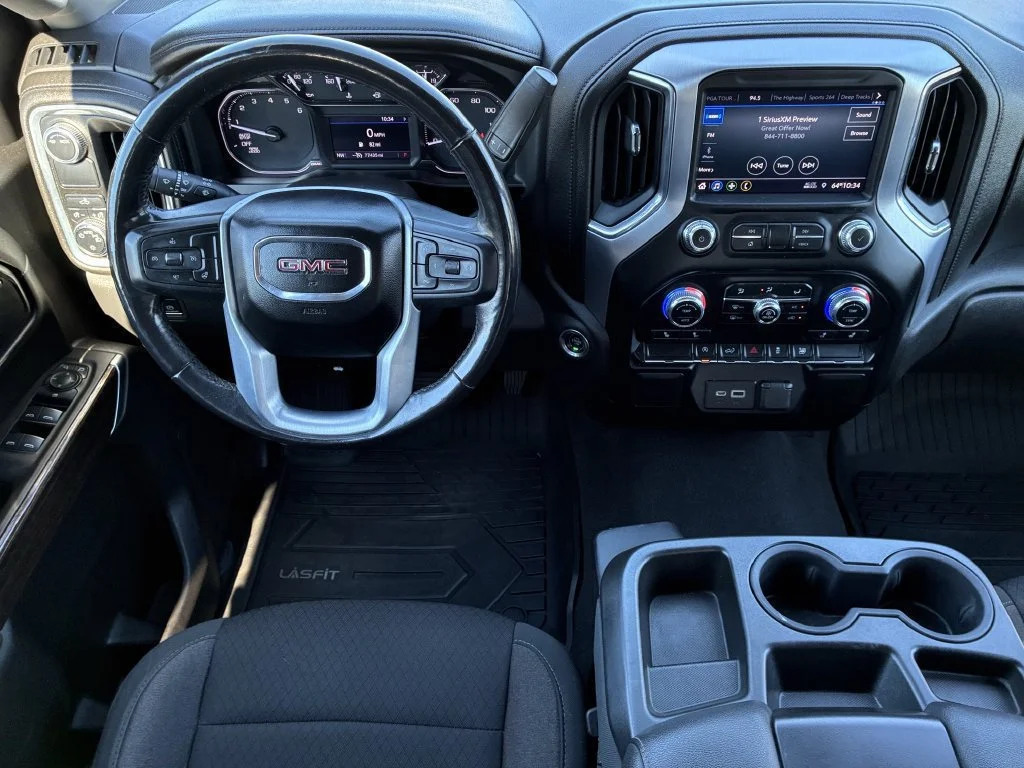 Used 2022 SUMMIT WHITE GMC SLE image 3