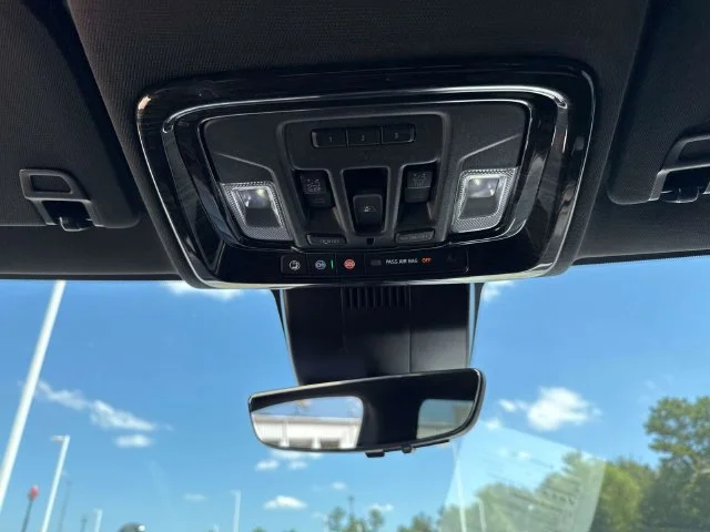 Used 2025 White GMC AT4 image 49